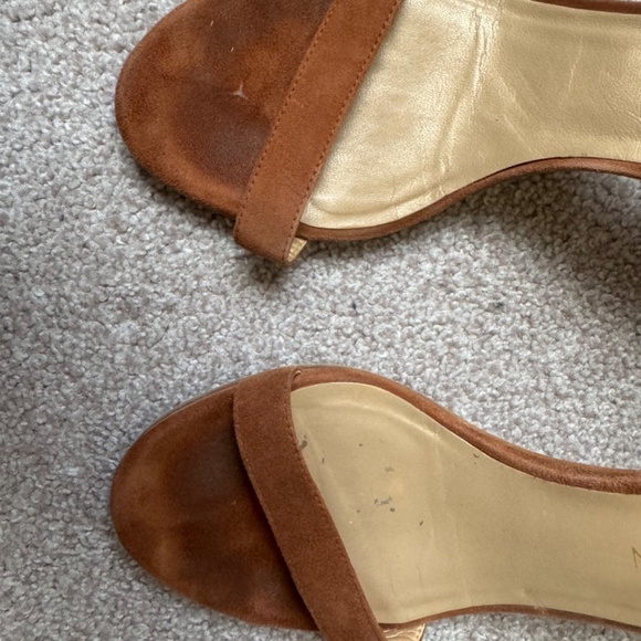 Stuart Weitzman - Picture 6 of 7